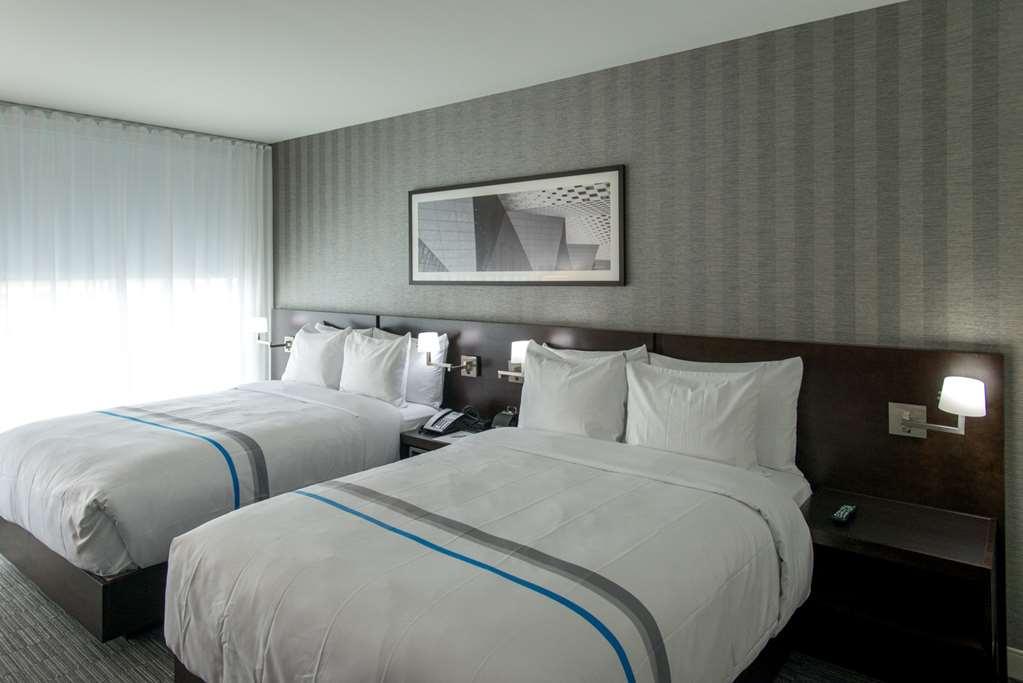 The Grand Winnipeg Airport Hotel By Lakeview Room photo